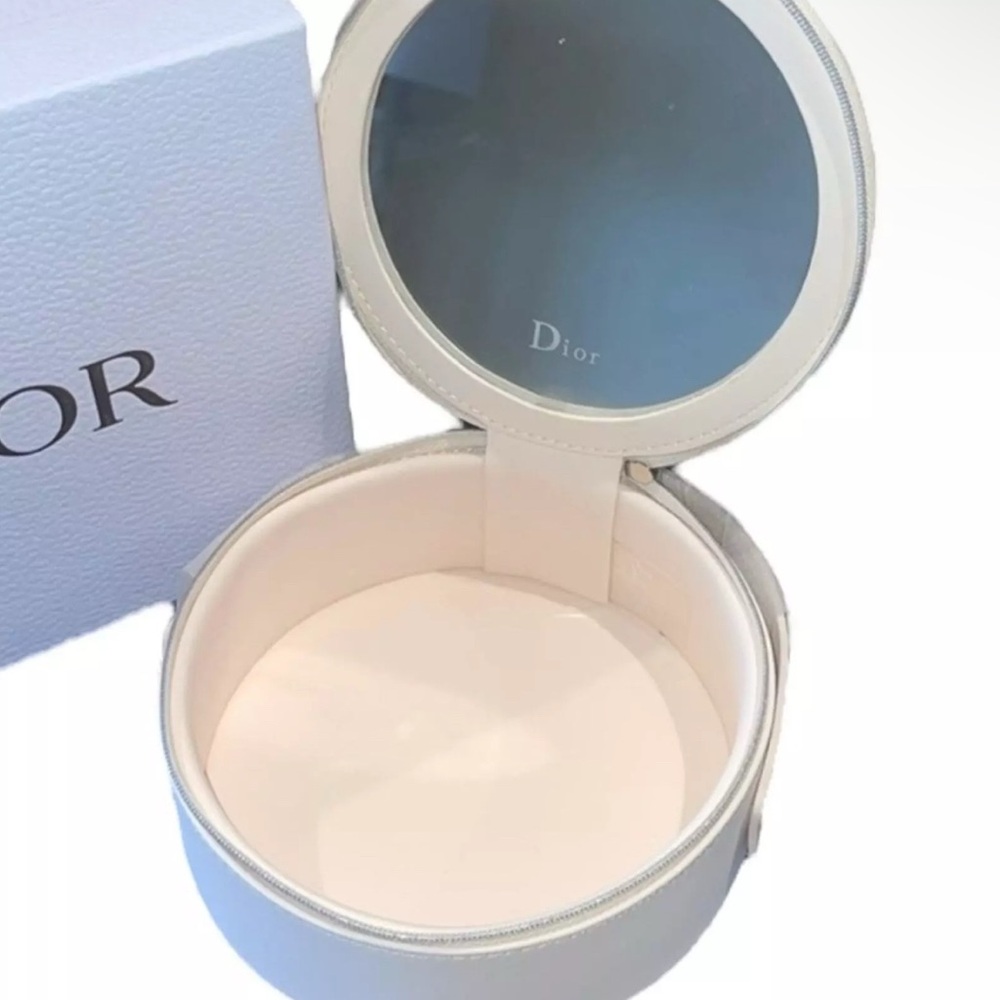 Rare Dior round Vanity Case in cream - Picture 5 of 9